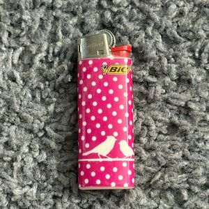 NWT Bic mini pink and white polka dotted with bird lighter